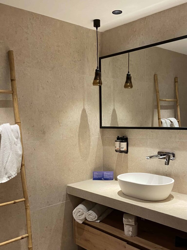 14 Simple Swaps for a Healthier, Non-Toxic Bathroom