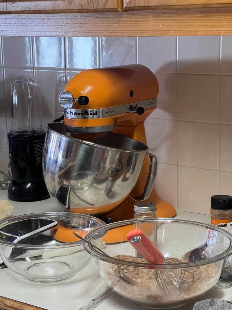 non-toxic kitchen appliances - kitchenaid mixer with stainless steel bowl